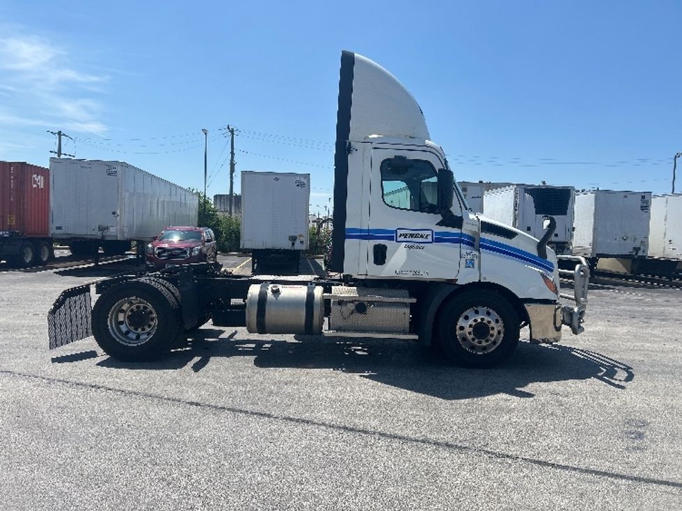 Day Cab Tractor-Heavy Duty Tractors-Freightliner-2020-T11642ST-East Chicago-IN-271,101\n\t\tmiles-$ 43,500 - Image 8