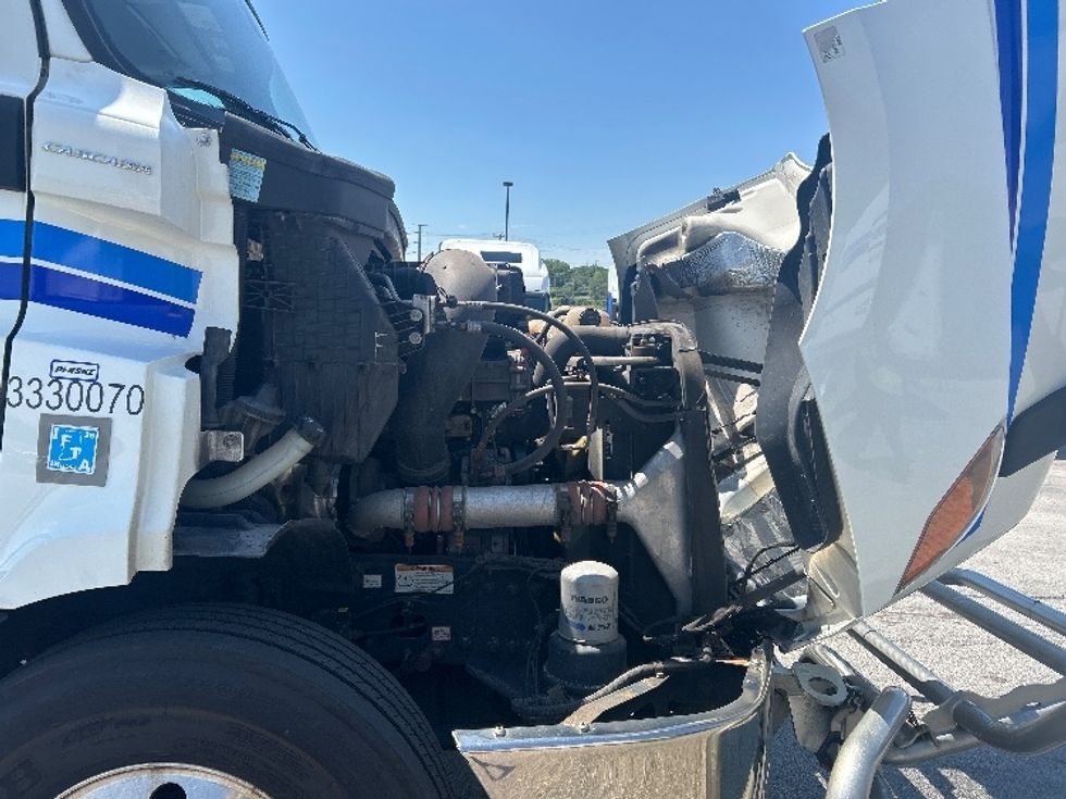 Day Cab Tractor-Heavy Duty Tractors-Freightliner-2020-T11642ST-East Chicago-IN-271,704\n\t\tmiles-$ 35,500 - Image 15