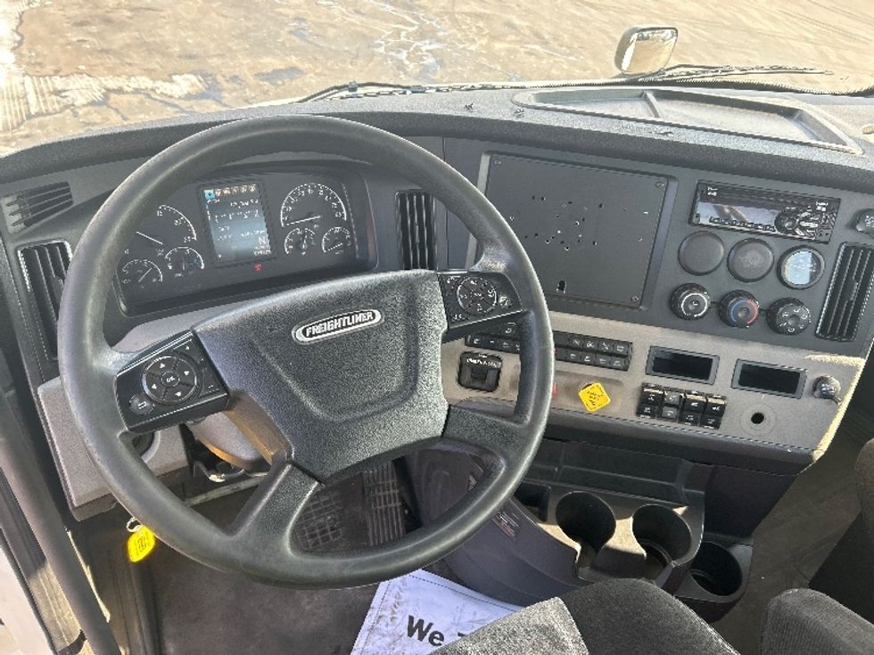 Day Cab Tractor-Heavy Duty Tractors-Freightliner-2020-T11642ST-East Chicago-IN-455,626\n\t\tmiles-$ 31,750 - Image 11