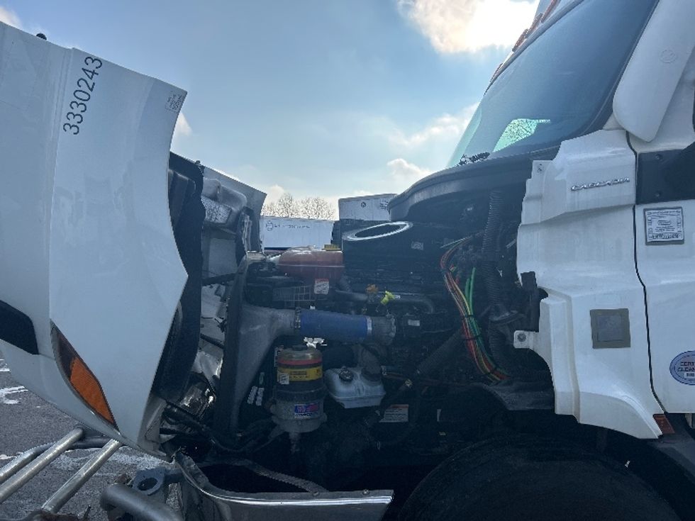 Day Cab Tractor-Heavy Duty Tractors-Freightliner-2020-T11642ST-East Chicago-IN-455,626\n\t\tmiles-$ 31,750 - Image 16