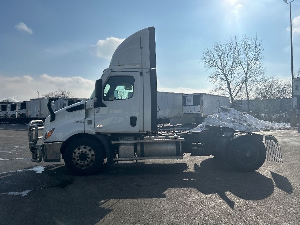 Day Cab Tractor-Heavy Duty Tractors-Freightliner-2020-T11642ST-East Chicago-IN-455,626\n\t\tmiles-$ 31,750 - Image 4