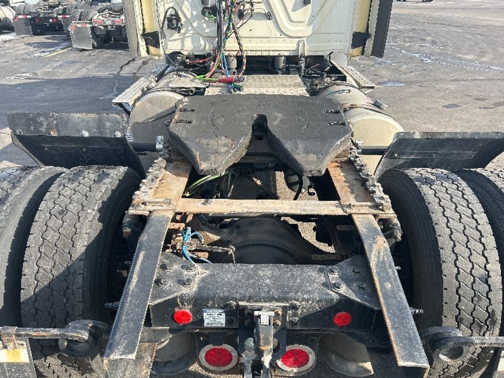 Day Cab Tractor-Heavy Duty Tractors-Freightliner-2020-T11642ST-East Chicago-IN-455,626\n\t\tmiles-$ 31,750 - Image 6