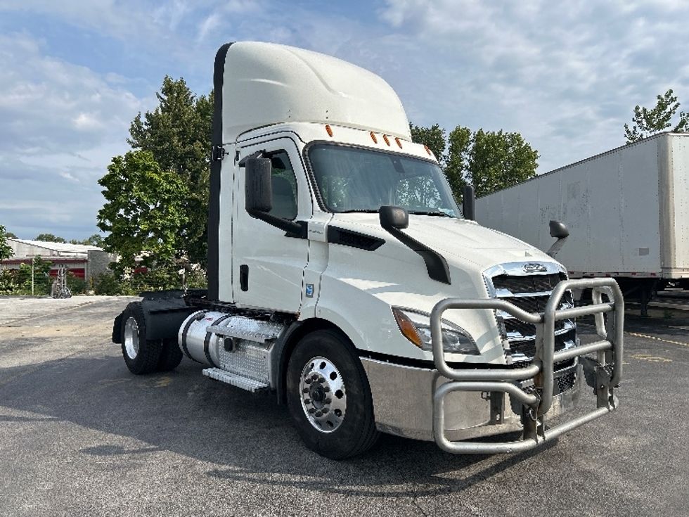 Day Cab Tractor-Heavy Duty Tractors-Freightliner-2020-T11642ST-East Chicago-IN-485,475\n\t\tmiles-$ 32,250 - Image 1