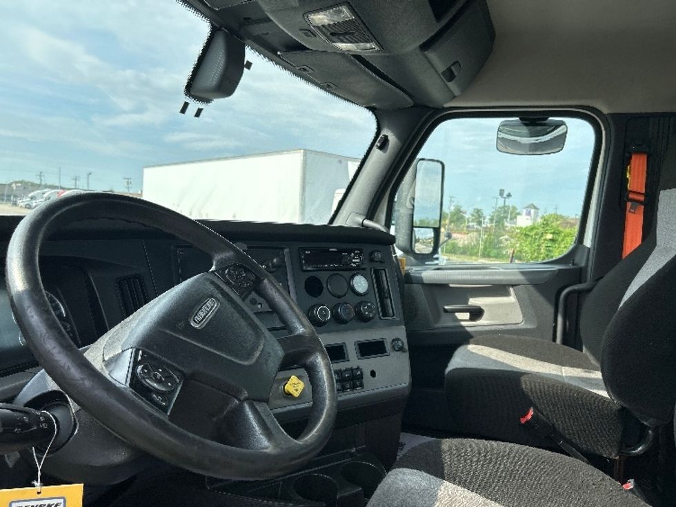 Day Cab Tractor-Heavy Duty Tractors-Freightliner-2020-T11642ST-East Chicago-IN-485,475\n\t\tmiles-$ 32,250 - Image 10