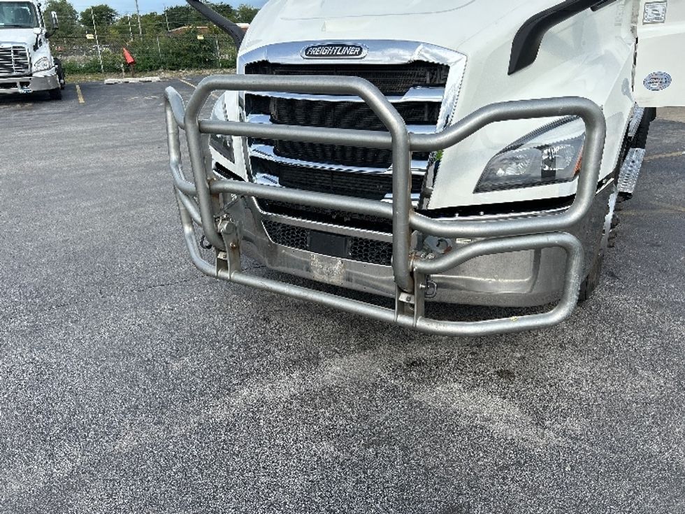Day Cab Tractor-Heavy Duty Tractors-Freightliner-2020-T11642ST-East Chicago-IN-485,475\n\t\tmiles-$ 32,250 - Image 17