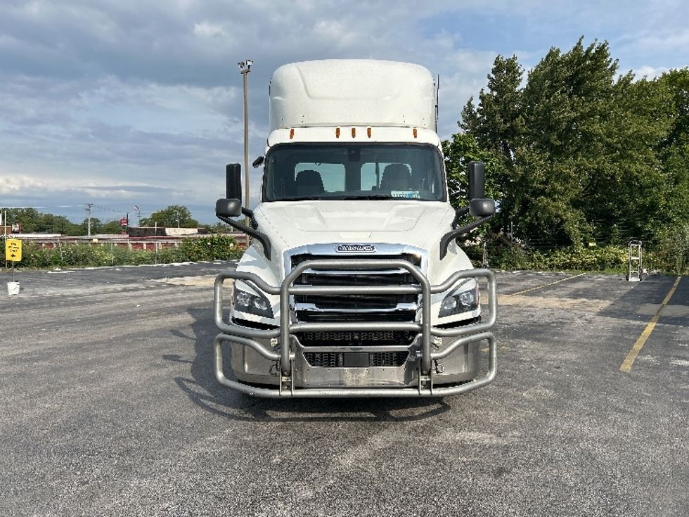 Day Cab Tractor-Heavy Duty Tractors-Freightliner-2020-T11642ST-East Chicago-IN-485,475\n\t\tmiles-$ 32,250 - Image 2