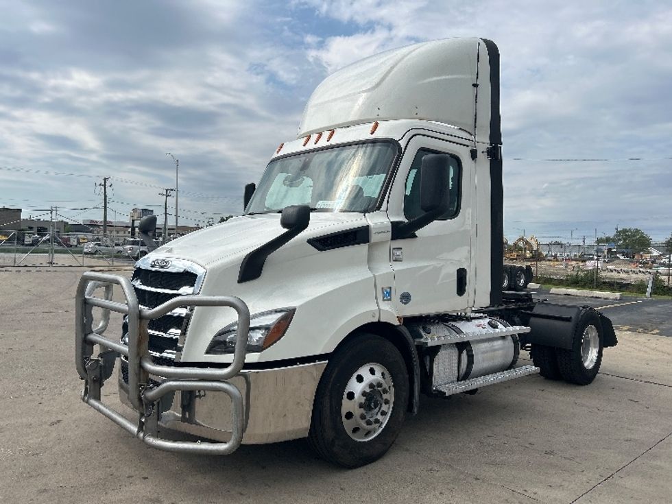 Day Cab Tractor-Heavy Duty Tractors-Freightliner-2020-T11642ST-East Chicago-IN-485,475\n\t\tmiles-$ 32,250 - Image 3