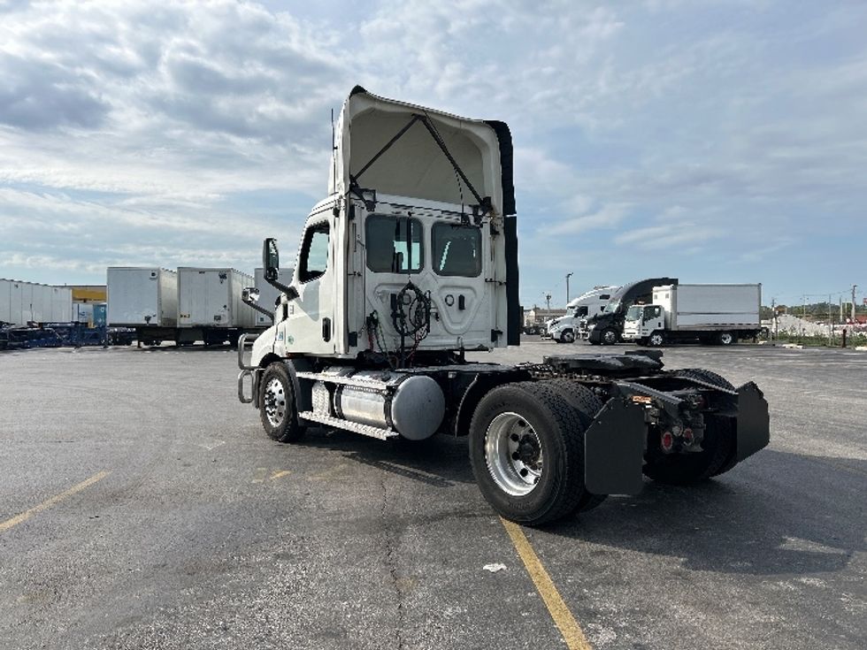 Day Cab Tractor-Heavy Duty Tractors-Freightliner-2020-T11642ST-East Chicago-IN-485,475\n\t\tmiles-$ 32,250 - Image 5