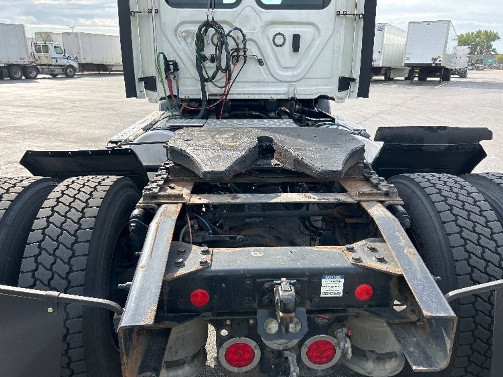 Day Cab Tractor-Heavy Duty Tractors-Freightliner-2020-T11642ST-East Chicago-IN-485,475\n\t\tmiles-$ 32,250 - Image 6