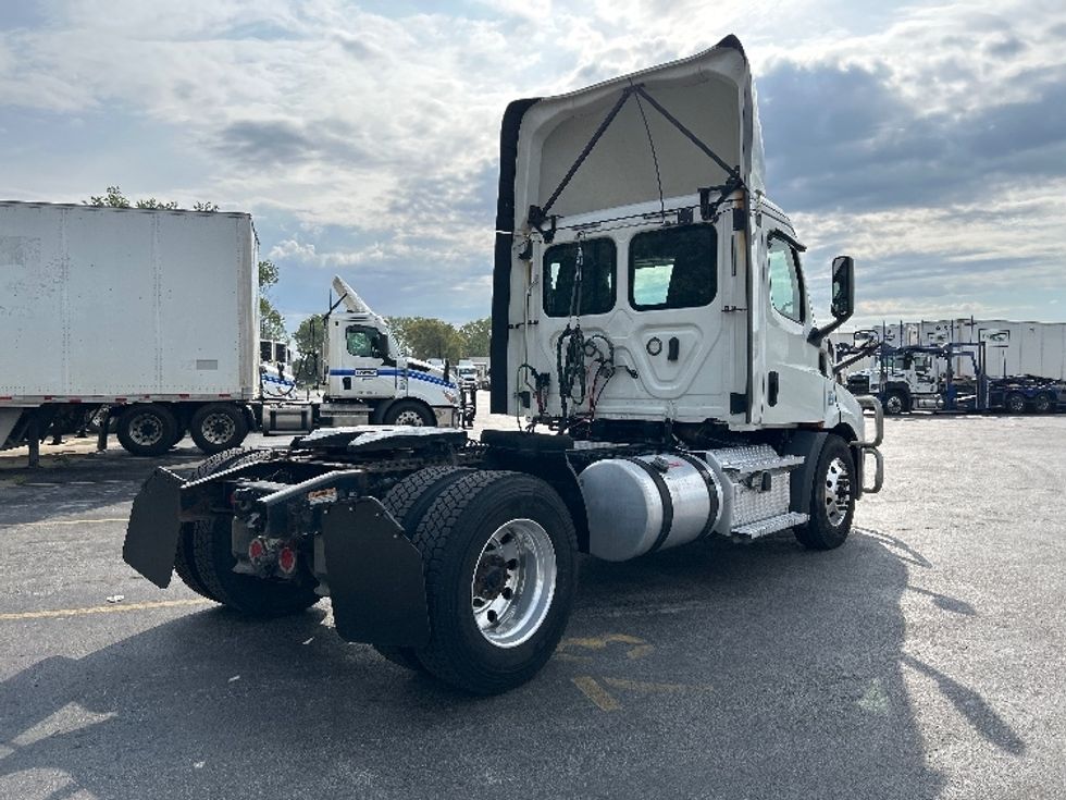 Day Cab Tractor-Heavy Duty Tractors-Freightliner-2020-T11642ST-East Chicago-IN-485,475\n\t\tmiles-$ 32,250 - Image 7