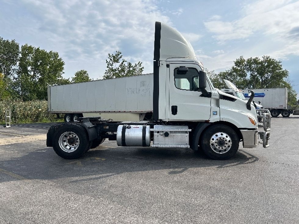 Day Cab Tractor-Heavy Duty Tractors-Freightliner-2020-T11642ST-East Chicago-IN-485,475\n\t\tmiles-$ 32,250 - Image 8