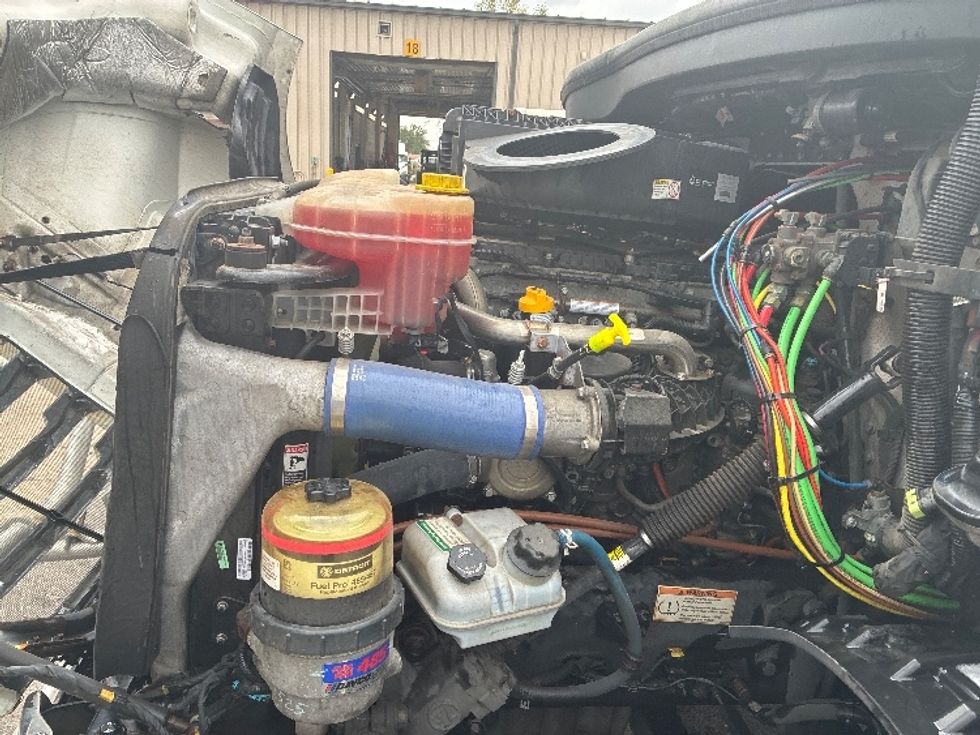 Day Cab Tractor-Heavy Duty Tractors-Freightliner-2020-T11642ST-East Chicago-IN-607,250\n\t\tmiles-$ 24,000 - Image 16