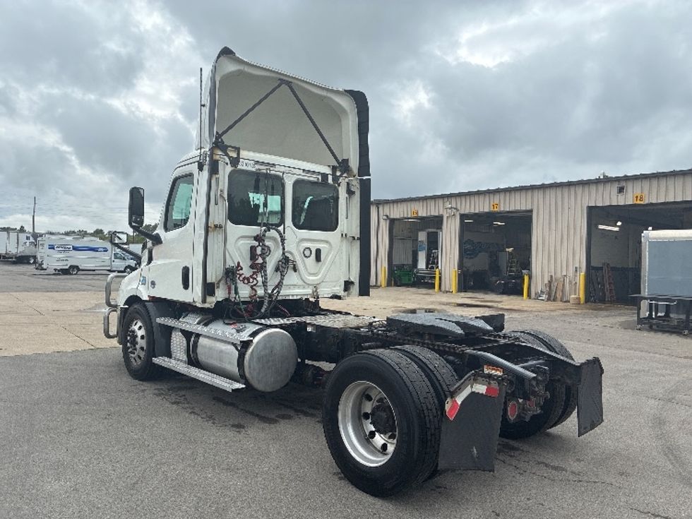 Day Cab Tractor-Heavy Duty Tractors-Freightliner-2020-T11642ST-East Chicago-IN-607,250\n\t\tmiles-$ 24,000 - Image 5