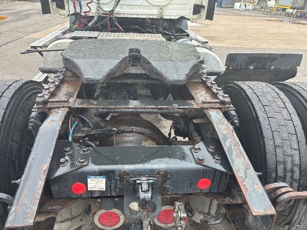 Day Cab Tractor-Heavy Duty Tractors-Freightliner-2020-T11642ST-East Chicago-IN-607,250\n\t\tmiles-$ 24,000 - Image 6