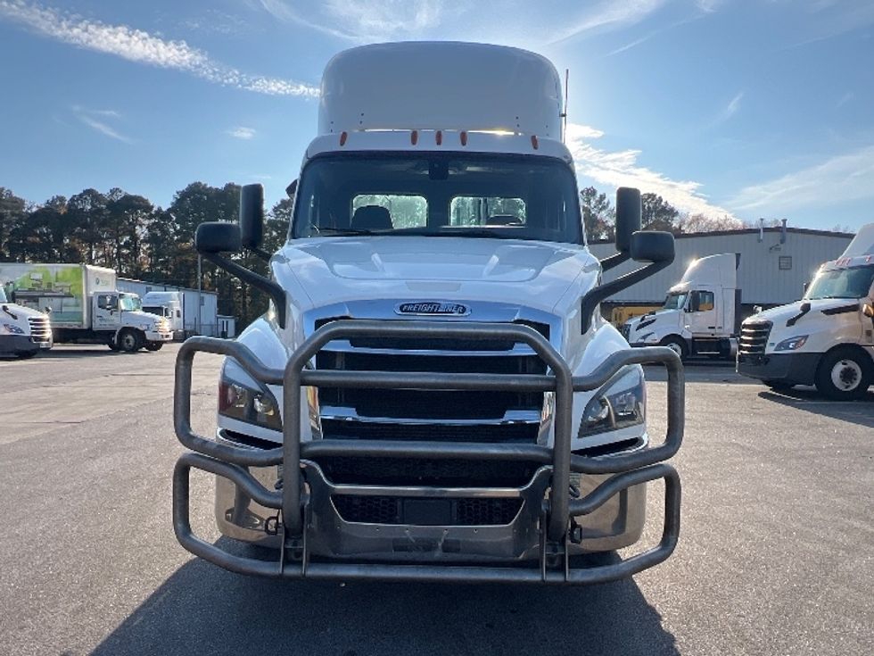 Day Cab Tractor-Heavy Duty Tractors-Freightliner-2020-T11642ST-Florence-SC-400,087\n\t\tmiles-$ 40,500 - Image 2