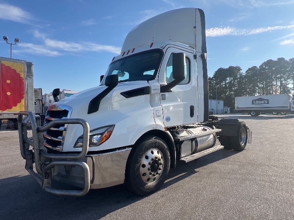 Day Cab Tractor-Heavy Duty Tractors-Freightliner-2020-T11642ST-Florence-SC-400,087\n\t\tmiles-$ 40,500 - Image 3