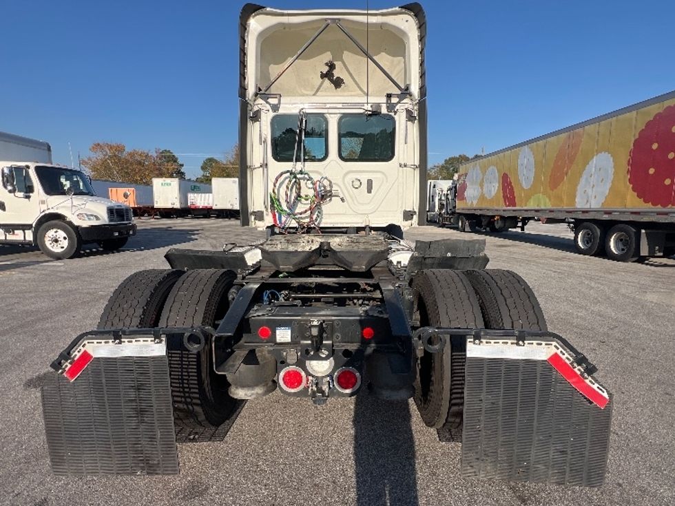 Day Cab Tractor-Heavy Duty Tractors-Freightliner-2020-T11642ST-Florence-SC-400,087\n\t\tmiles-$ 40,500 - Image 6