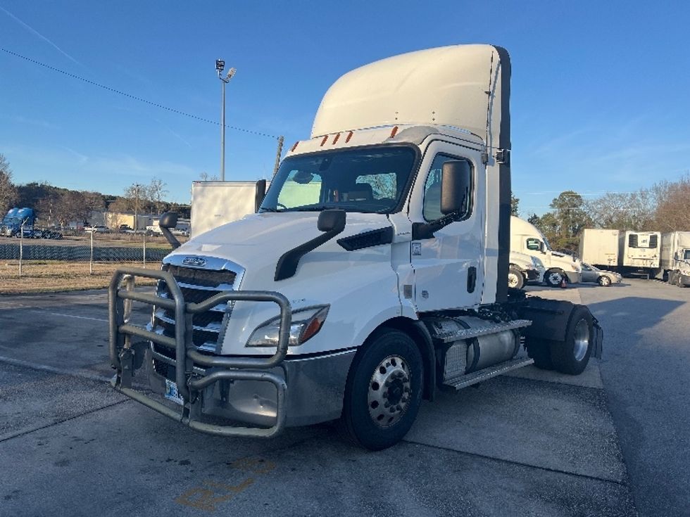 Day Cab Tractor-Heavy Duty Tractors-Freightliner-2020-T11642ST-Florence-SC-574,677\n\t\tmiles-$ 26,250 - Image 3