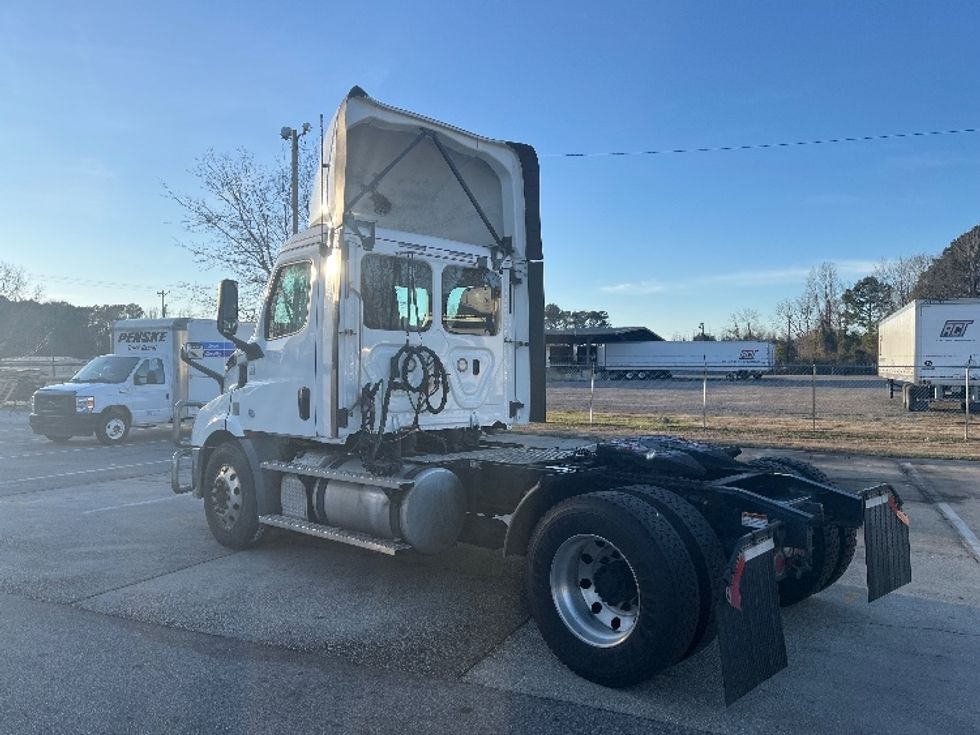 Day Cab Tractor-Heavy Duty Tractors-Freightliner-2020-T11642ST-Florence-SC-574,677\n\t\tmiles-$ 26,250 - Image 5