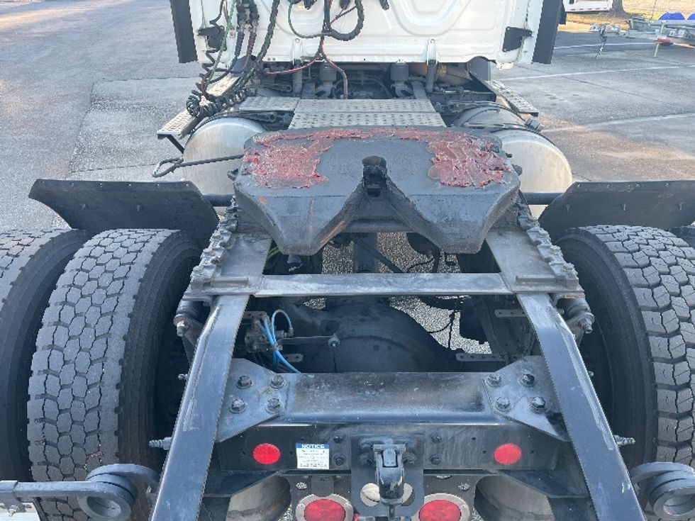 Day Cab Tractor-Heavy Duty Tractors-Freightliner-2020-T11642ST-Florence-SC-574,677\n\t\tmiles-$ 26,250 - Image 6