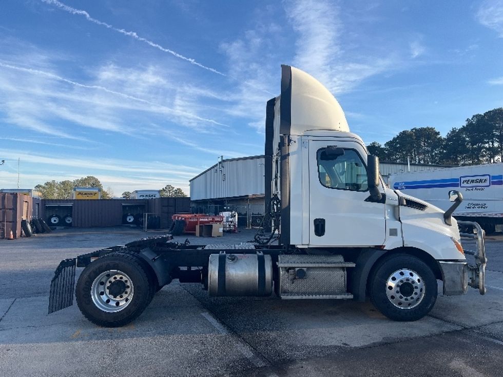 Day Cab Tractor-Heavy Duty Tractors-Freightliner-2020-T11642ST-Florence-SC-574,677\n\t\tmiles-$ 26,250 - Image 8