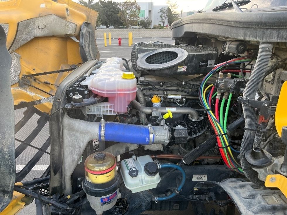 Day Cab Tractor-Heavy Duty Tractors-Freightliner-2020-T11642ST-Fontana-CA-413,023\n\t\tmiles-$ 36,500 - Image 16