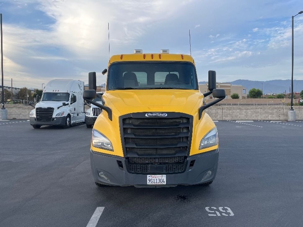 Day Cab Tractor-Heavy Duty Tractors-Freightliner-2020-T11642ST-Fontana-CA-413,023\n\t\tmiles-$ 36,500 - Image 2