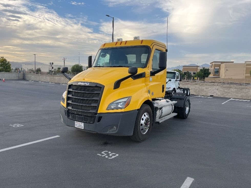 Day Cab Tractor-Heavy Duty Tractors-Freightliner-2020-T11642ST-Fontana-CA-413,023\n\t\tmiles-$ 36,500 - Image 3
