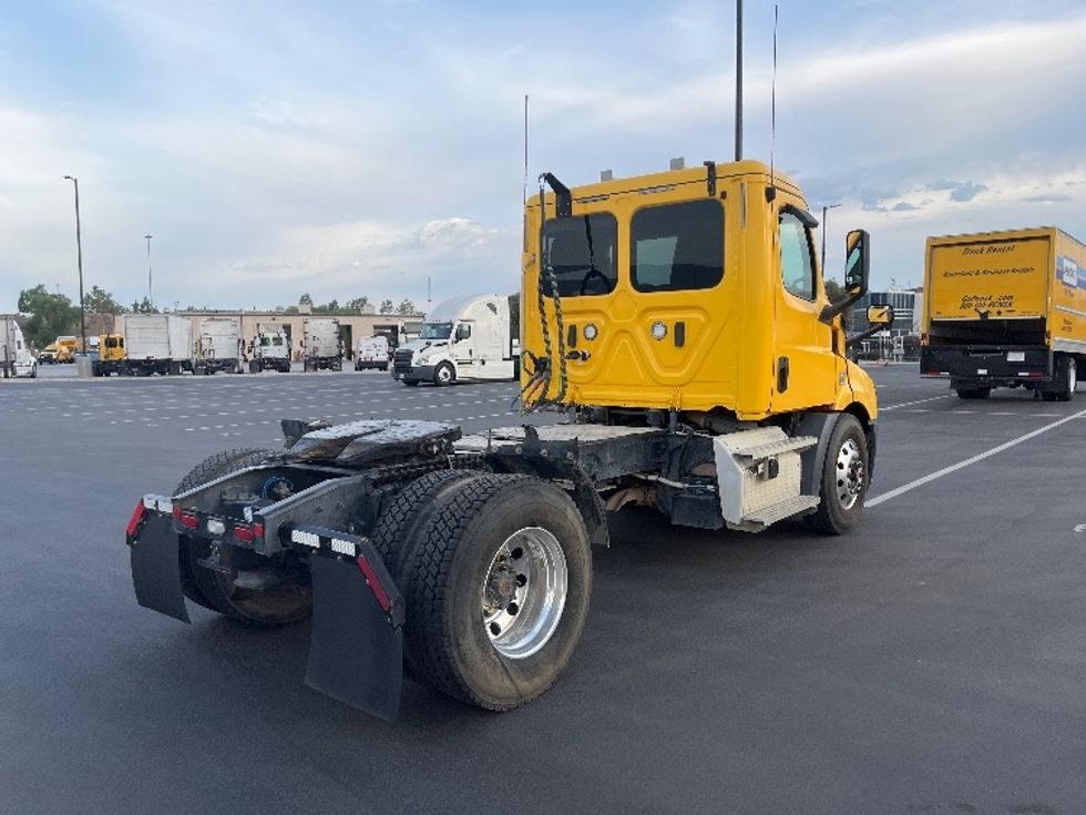 Day Cab Tractor-Heavy Duty Tractors-Freightliner-2020-T11642ST-Fontana-CA-413,023\n\t\tmiles-$ 36,500 - Image 7