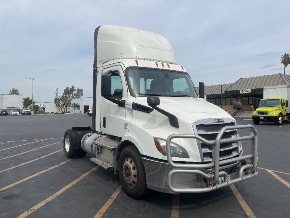 2018 International LT625 LT photo 17