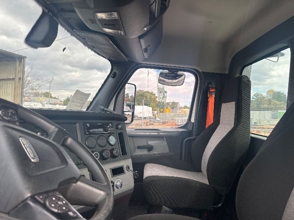 Day Cab Tractor-Heavy Duty Tractors-Freightliner-2020-T11642ST-Forest Park-GA-463,663\n\t\tmiles-$ 36,000 - Image 10