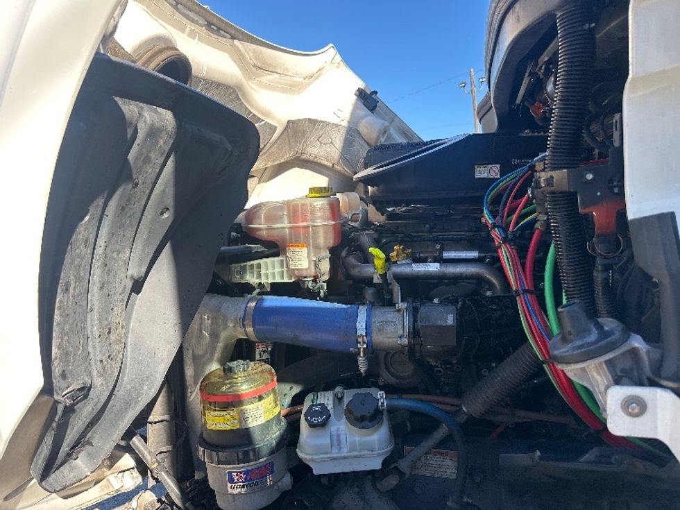 Day Cab Tractor-Heavy Duty Tractors-Freightliner-2020-T11642ST-Forest Park-GA-463,663\n\t\tmiles-$ 36,000 - Image 16