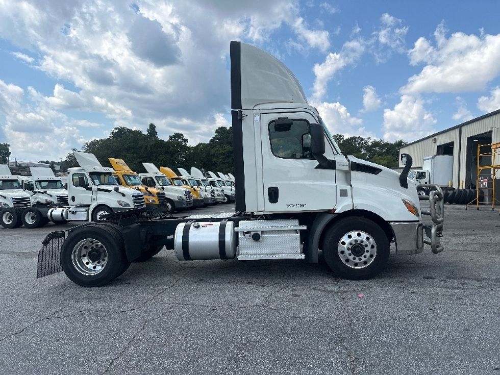 Day Cab Tractor-Heavy Duty Tractors-Freightliner-2020-T11642ST-Forest Park-GA-539,460\n\t\tmiles-$ 29,750 - Image 8