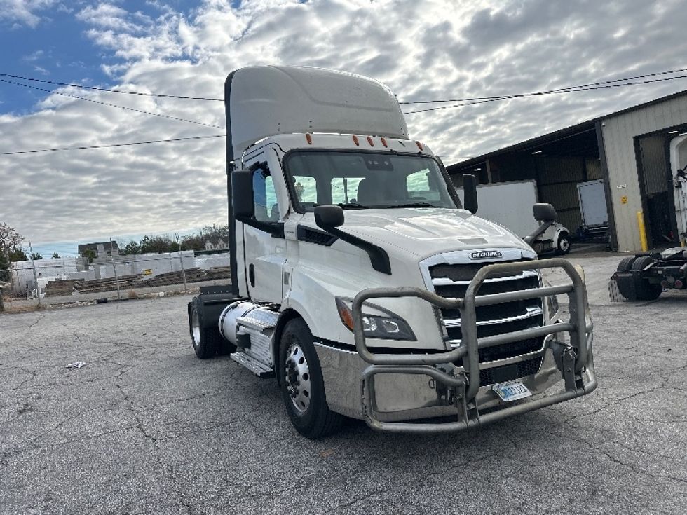 Day Cab Tractor-Heavy Duty Tractors-Freightliner-2020-T11642ST-Forest Park-GA-635,355\n\t\tmiles-$ 21,750 - Image 1