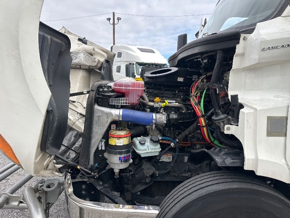 Day Cab Tractor-Heavy Duty Tractors-Freightliner-2020-T11642ST-Forest Park-GA-635,355\n\t\tmiles-$ 21,750 - Image 16