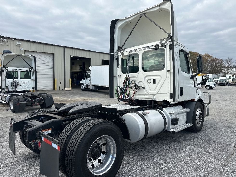 Day Cab Tractor-Heavy Duty Tractors-Freightliner-2020-T11642ST-Forest Park-GA-635,355\n\t\tmiles-$ 21,750 - Image 7