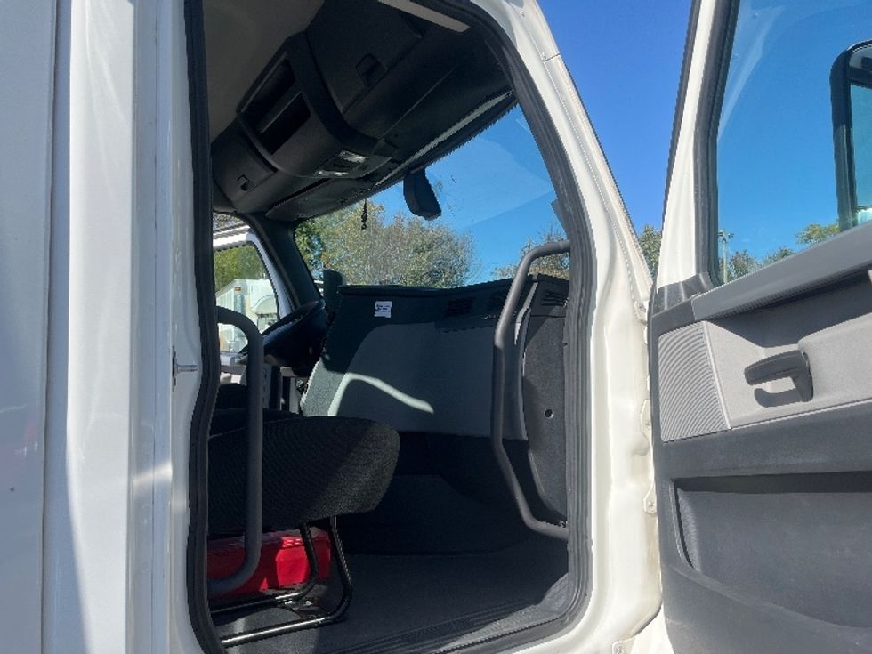 Day Cab Tractor-Heavy Duty Tractors-Freightliner-2020-T11642ST-Forest Park-GA-671,596\n\t\tmiles-$ 24,000 - Image 11