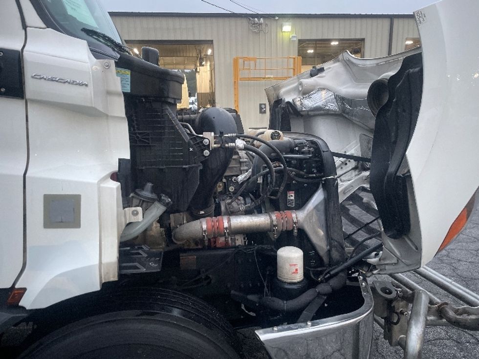 Day Cab Tractor-Heavy Duty Tractors-Freightliner-2020-T11642ST-Forest Park-GA-671,596\n\t\tmiles-$ 24,000 - Image 14