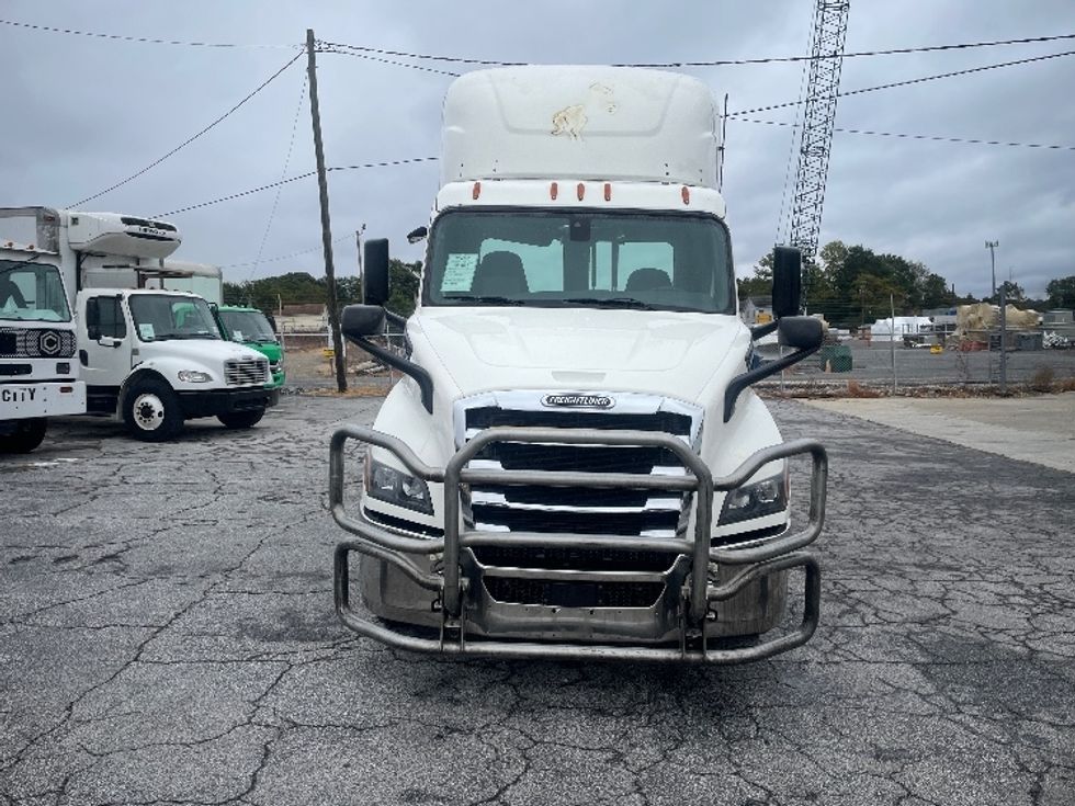 Day Cab Tractor-Heavy Duty Tractors-Freightliner-2020-T11642ST-Forest Park-GA-671,596\n\t\tmiles-$ 24,000 - Image 2
