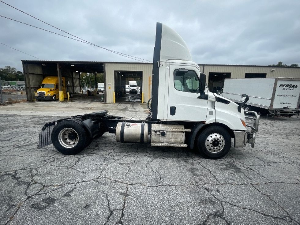 Day Cab Tractor-Heavy Duty Tractors-Freightliner-2020-T11642ST-Forest Park-GA-671,596\n\t\tmiles-$ 24,000 - Image 8