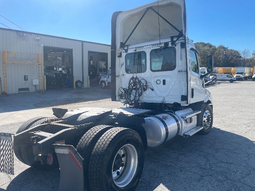 Day Cab Tractor-Heavy Duty Tractors-Freightliner-2020-T11642ST-Forest Park-GA-687,747\n\t\tmiles-$ 24,000 - Image 7