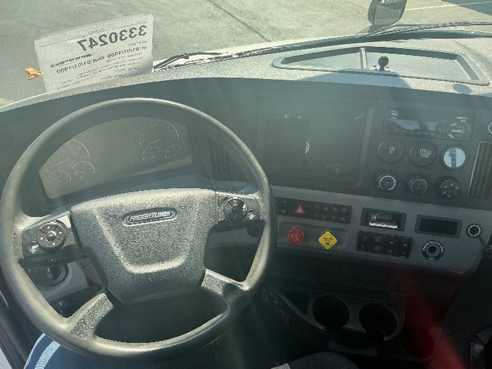 Day Cab Tractor-Heavy Duty Tractors-Freightliner-2020-T11642ST-Forest Park-GA-691,788\n\t\tmiles-$ 20,750 - Image 11