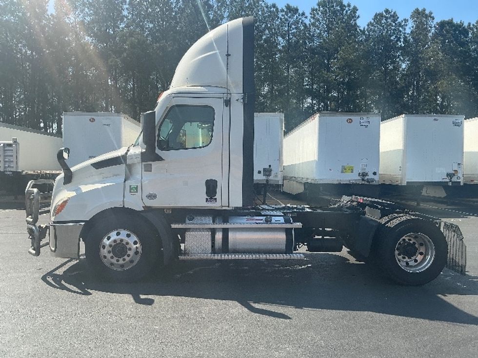 Day Cab Tractor-Heavy Duty Tractors-Freightliner-2020-T11642ST-Forest Park-GA-691,788\n\t\tmiles-$ 20,750 - Image 4