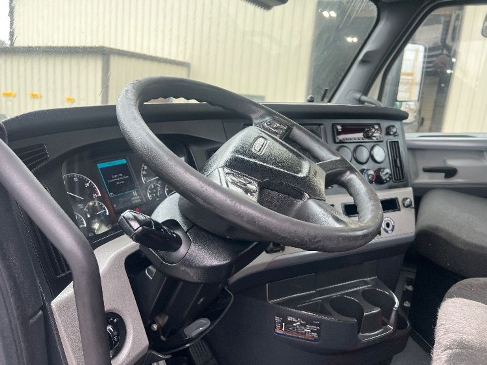 Day Cab Tractor-Heavy Duty Tractors-Freightliner-2020-T11642ST-Forest Park-GA-704,579\n\t\tmiles-$ 21,750 - Image 10