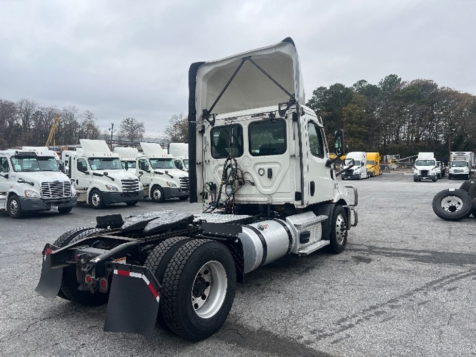 Day Cab Tractor-Heavy Duty Tractors-Freightliner-2020-T11642ST-Forest Park-GA-704,579\n\t\tmiles-$ 21,750 - Image 7