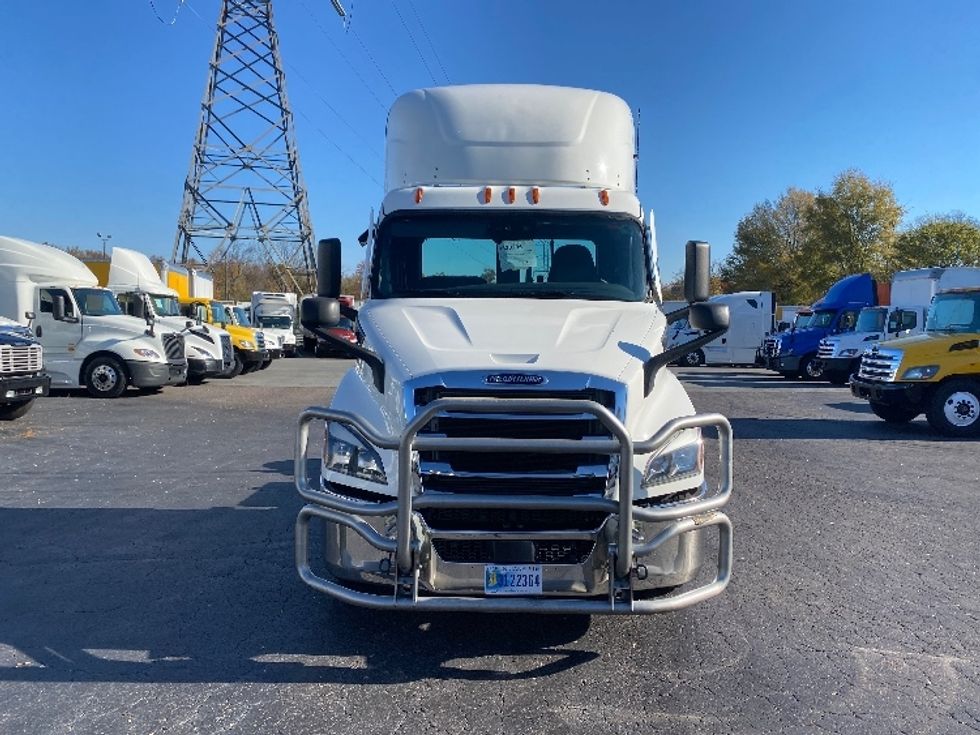 Day Cab Tractor-Heavy Duty Tractors-Freightliner-2020-T11642ST-Greensboro-NC-512,574\n\t\tmiles-$ 32,000 - Image 2