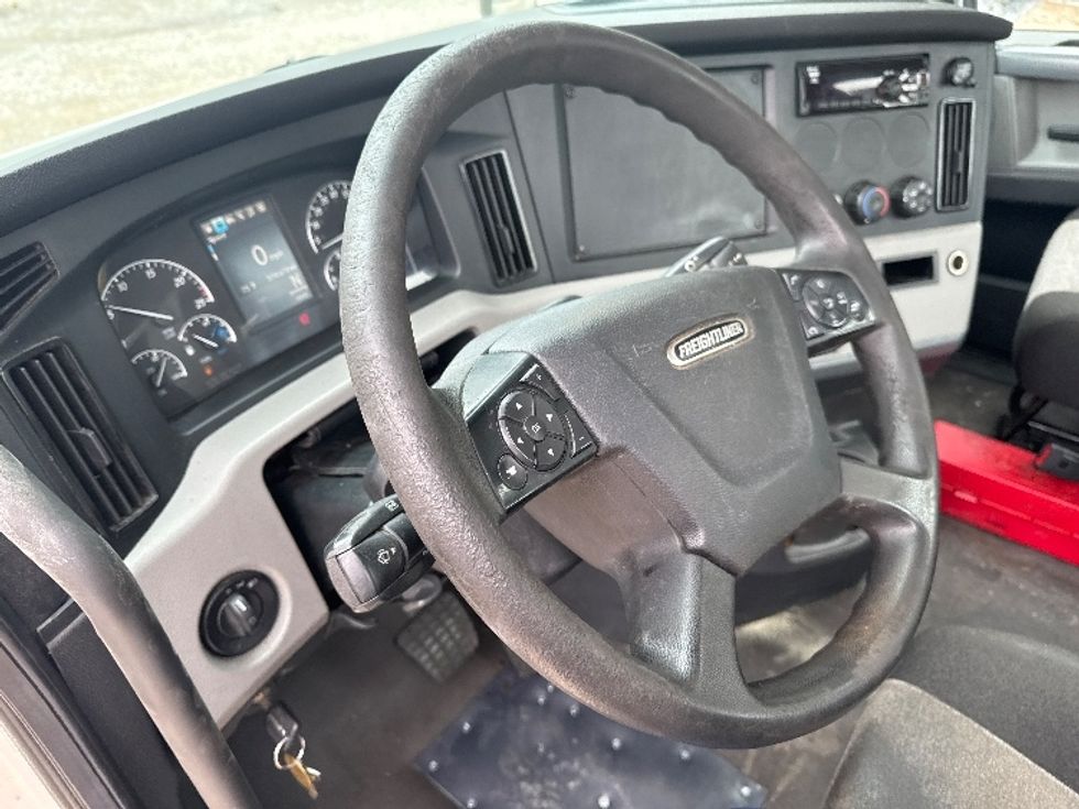 Day Cab Tractor-Heavy Duty Tractors-Freightliner-2020-T11642ST-Huntington-WV-574,650\n\t\tmiles-$ 24,750 - Image 10