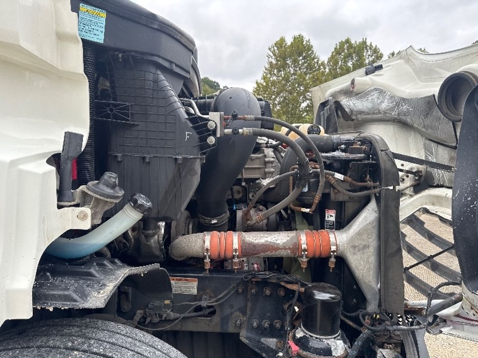 Day Cab Tractor-Heavy Duty Tractors-Freightliner-2020-T11642ST-Huntington-WV-574,650\n\t\tmiles-$ 24,750 - Image 15