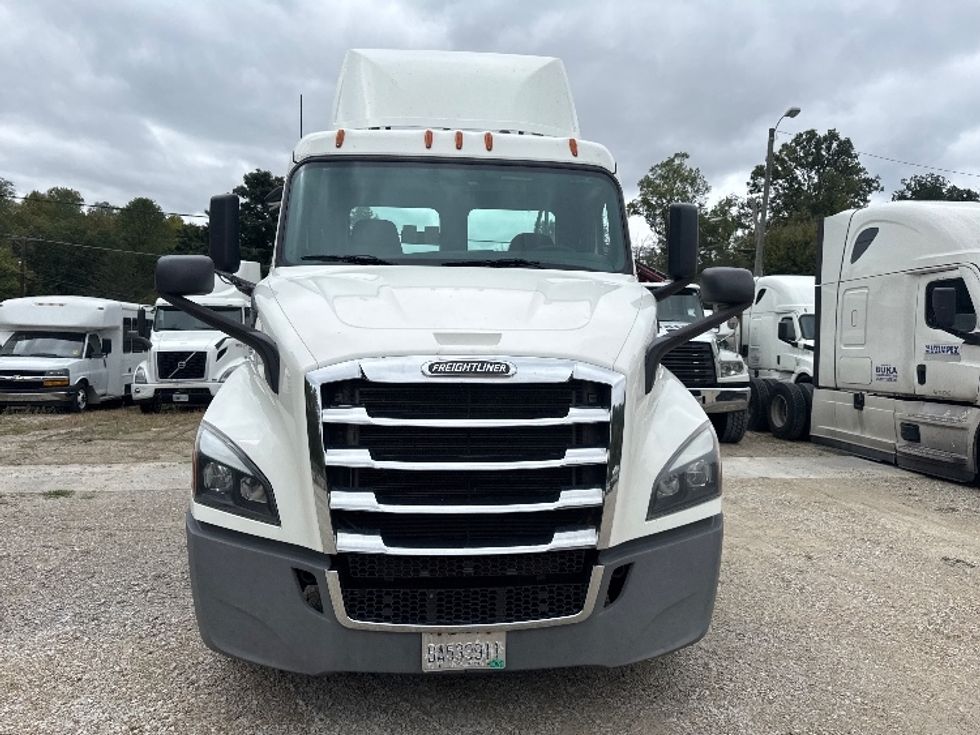 Day Cab Tractor-Heavy Duty Tractors-Freightliner-2020-T11642ST-Huntington-WV-574,650\n\t\tmiles-$ 24,750 - Image 2