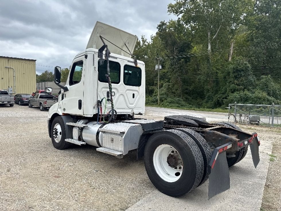 Day Cab Tractor-Heavy Duty Tractors-Freightliner-2020-T11642ST-Huntington-WV-574,650\n\t\tmiles-$ 24,750 - Image 5